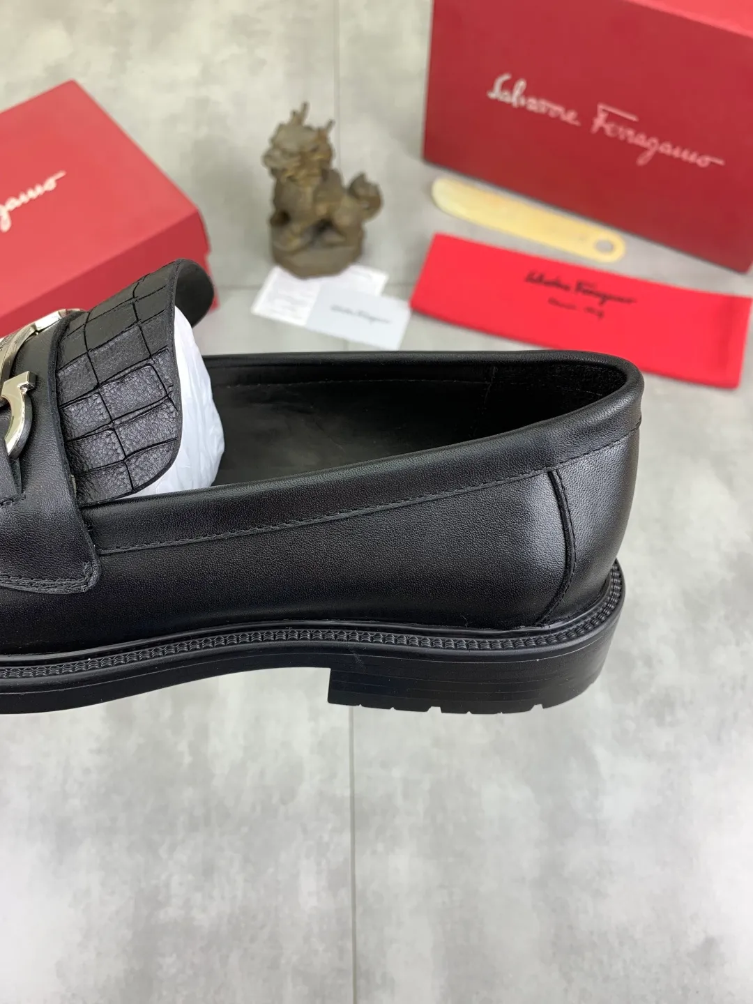 Men's Men's Shoes 💰P540💰[New Style] Water-dyed Niuli 🆘[Salvatore Ferragamo] Ferragamo's latest casual business leather shoes for men! Available at counters simultaneously! The fabric is made of specially imported original calfskin, the lining is made of imported water-dyed cowhide, and the original combination outsole is absolutely luxurious and leads the fashion trend. Matching code: 39-44 (38 45 customized) black optional